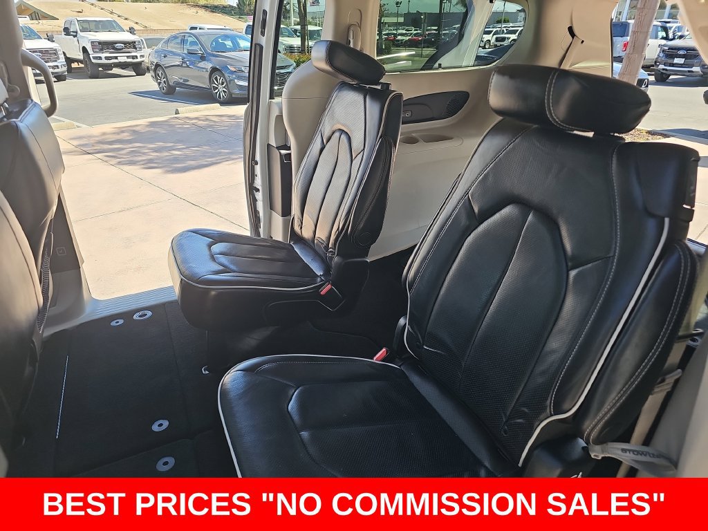 Used 2023 Chrysler Pacifica Limited FWD image 15