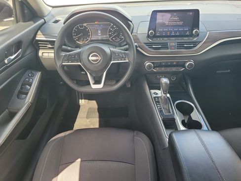 Certified 2024 Nissan Altima 2.5 SV FWD image 22