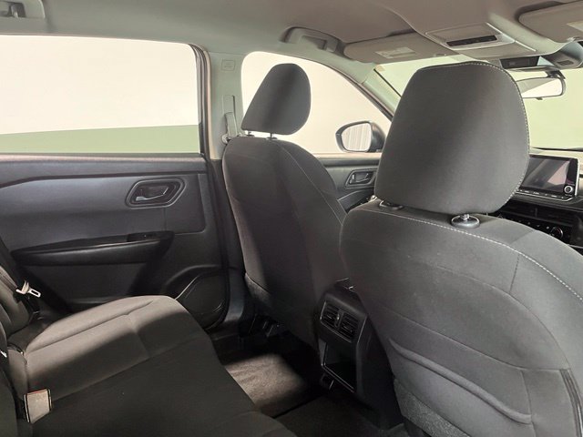 Used 2024 Nissan Rogue S FWD image 15