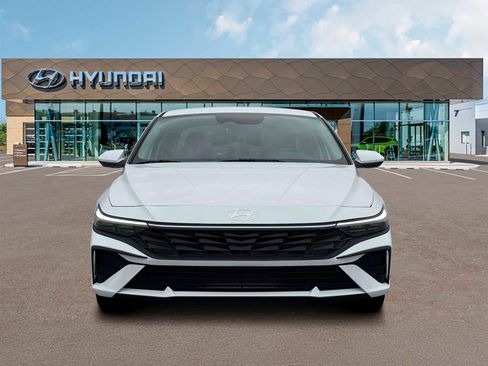 New 2026 Hyundai Elantra SE FWD image 12