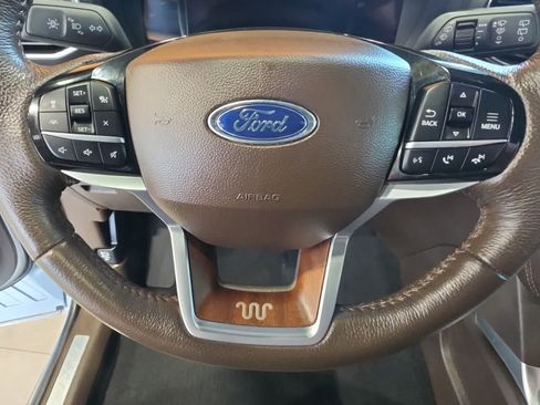 Used 2024 Ford Explorer King Ranch w/ Technology Package AWD/4WD image 28