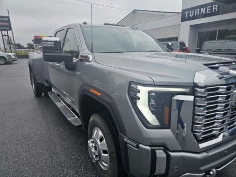 Certified 2025 GMC Sierra 3500 Denali w/ Denali Reserve Package AWD/4WD image 1