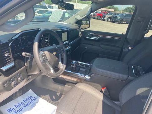 Used 2023 Chevrolet Silverado 1500 LT w/ Z71 Off-Road Package AWD/4WD image 16