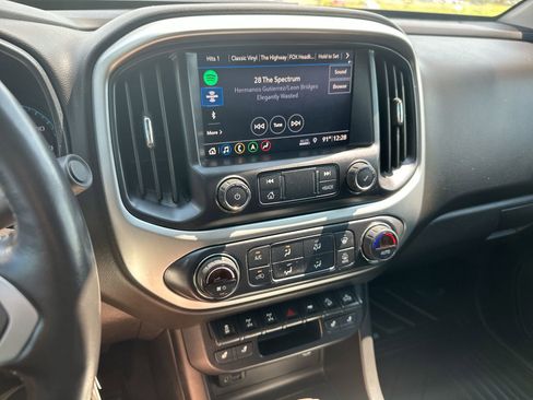 Used 2019 Chevrolet Colorado ZR2 image 16