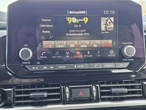 Used 2025 Nissan Pathfinder SV image 16