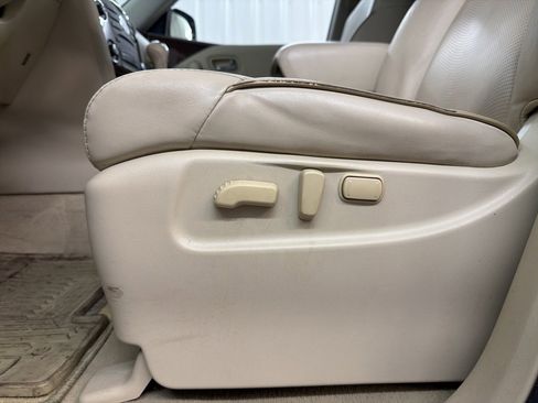 Used 2016 INFINITI QX80 Luxe w/ 22" Wheel Package image 16