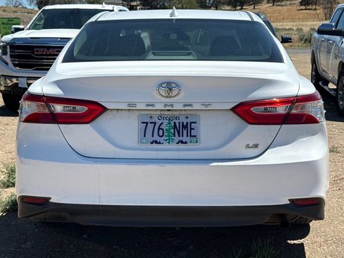 Used 2019 Toyota Camry LE FWD image 5