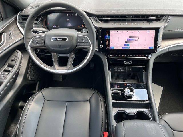 New 2027 Jeep Grand Cherokee Limited AWD/4WD image 15