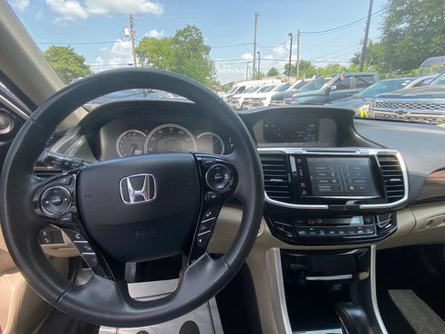 Used 2016 Honda Accord EX-L image 10