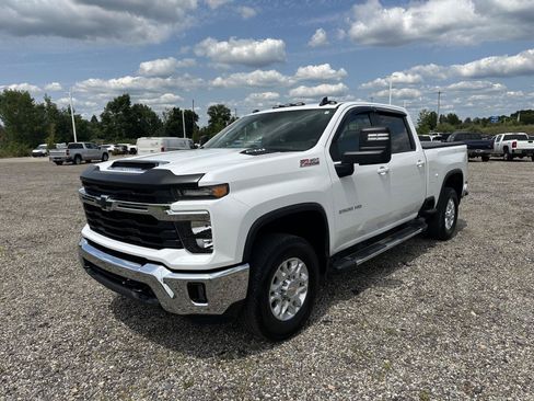 Certified 2025 Chevrolet Silverado 2500 LT w/ Convenience Package AWD/4WD image 2