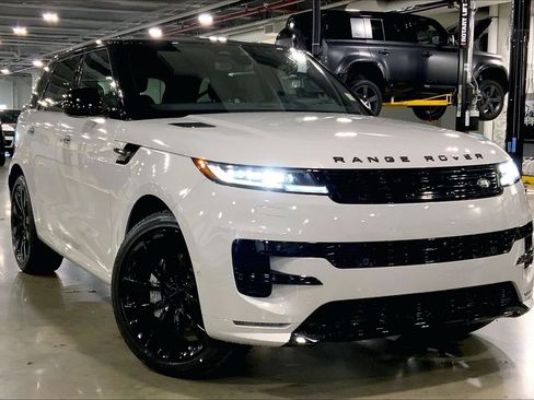 New 2026 Land Rover Range Rover Sport Dynamic SE AWD/4WD image 2