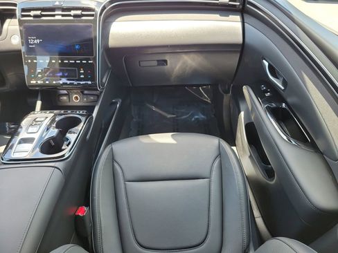 Used 2024 Hyundai Tucson Limited AWD/4WD image 16