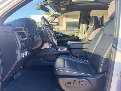 Used 2021 GMC Yukon SLT w/ SLT Premium Package image 9