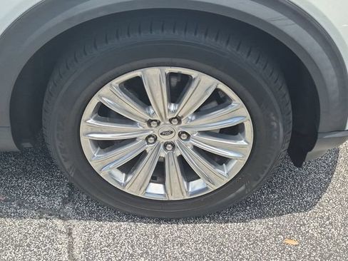 Used 2020 Ford Explorer Limited w/ Hybrid Equipment Group 310A RWD image 30