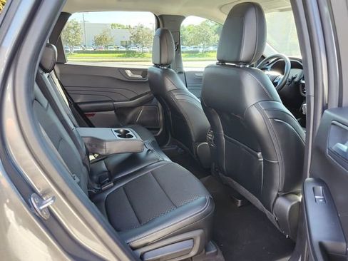 Used 2023 Ford Escape SE FWD image 16