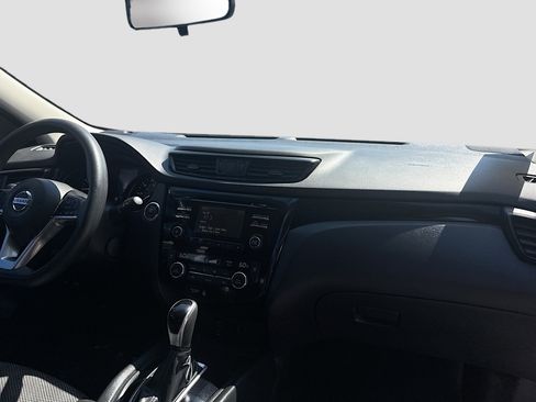 Used 2017 Nissan Rogue Sport SV image 32