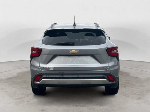 Used 2026 Chevrolet Trax LT w/ Driver Confidence Package FWD image 4