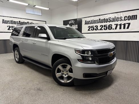 Used 2018 Chevrolet Suburban LT AWD/4WD image 1