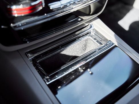 Used 2025 Rolls-Royce Phantom Sedan image 78