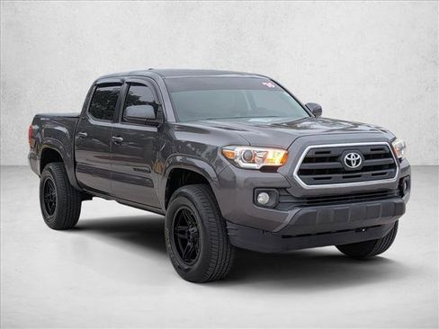 Used 2016 Toyota Tacoma SR5 w/ Towing Package image 3