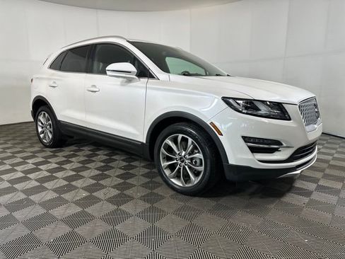 Used 2019 Lincoln MKC Select w/ MKC Climate Package image 2