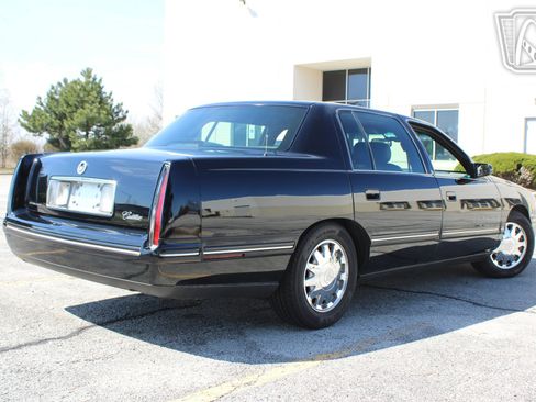 Used 1999 Cadillac De Ville Concours image 14