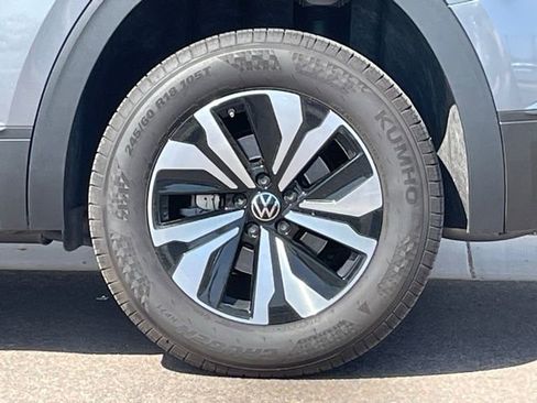 Used 2025 Volkswagen Atlas SE FWD image 19