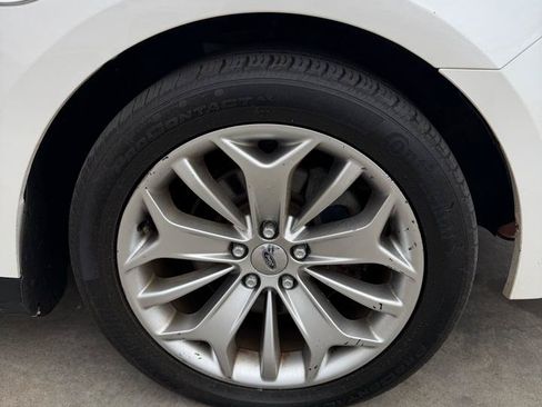 Used 2014 Ford Taurus Limited FWD image 25
