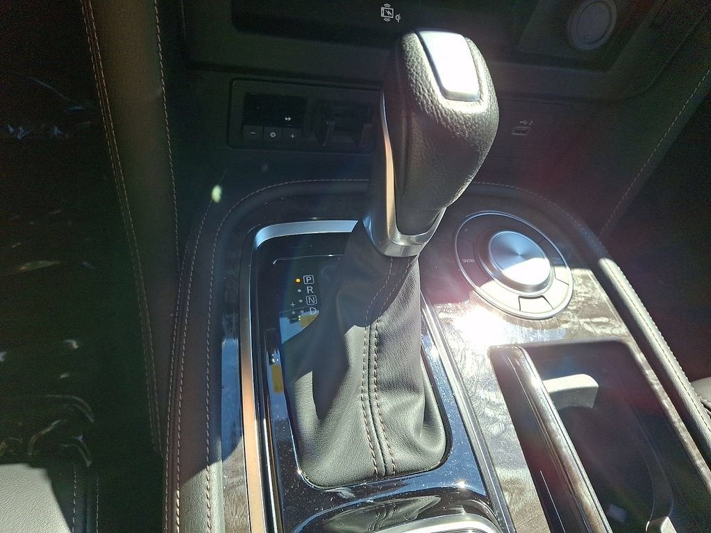 Certified 2024 Nissan Armada Platinum w/ Captain's Chairs Package RWD image 18