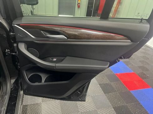 Used 2025 BMW X4 xDrive30i AWD/4WD image 14