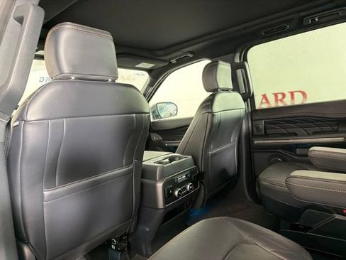 Used 2023 Ford Expedition Platinum AWD/4WD image 14