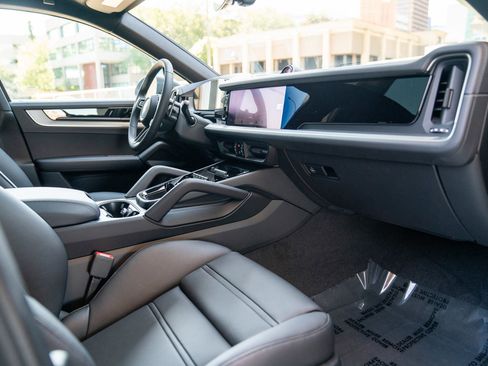 New 2026 Porsche Cayenne S image 26