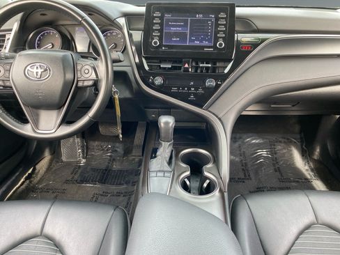 Used 2024 Toyota Camry SE FWD image 11