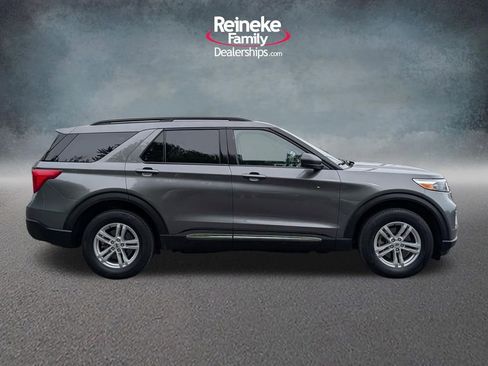 Used 2023 Ford Explorer XLT w/ Equipment Group 202A AWD/4WD image 4