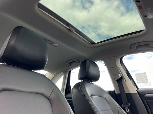 Used 2024 Volkswagen Jetta SE w/ Panoramic Sunroof Package FWD image 16