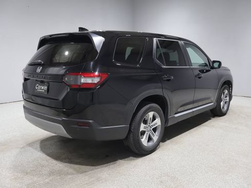 Used 2025 Honda Pilot EX-L image 2