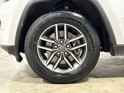 Used 2021 Jeep Grand Cherokee Limited AWD/4WD image 28