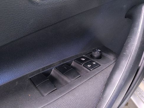 Used 2023 Toyota Corolla LE image 27