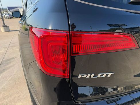 Used 2017 Honda Pilot Elite image 74