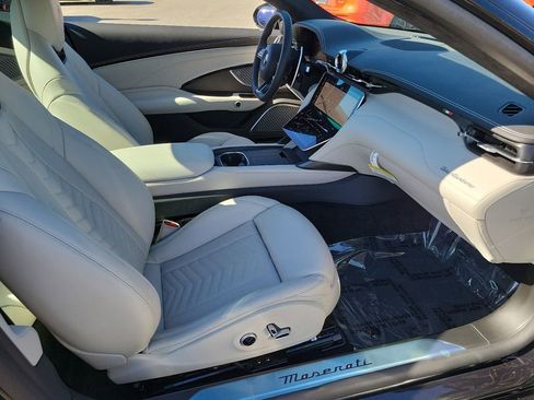 Used 2024 Maserati GranTurismo Trofeo image 13