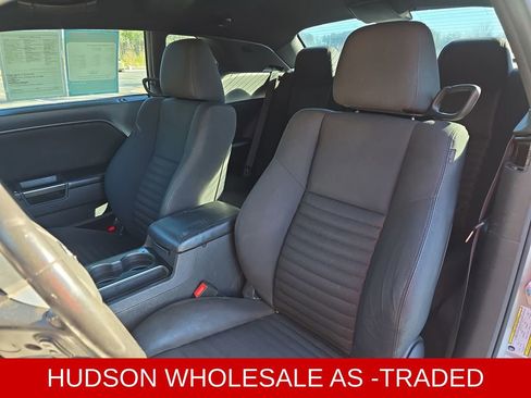 Used 2014 Dodge Challenger SXT image 16