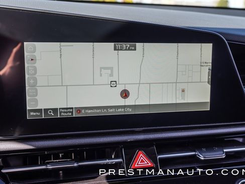 Used 2025 Kia Niro EX image 4