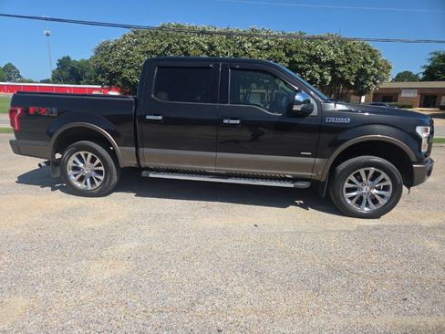 Used 2015 Ford F150 Lariat w/ Equipment Group 502A Luxury AWD/4WD image 14