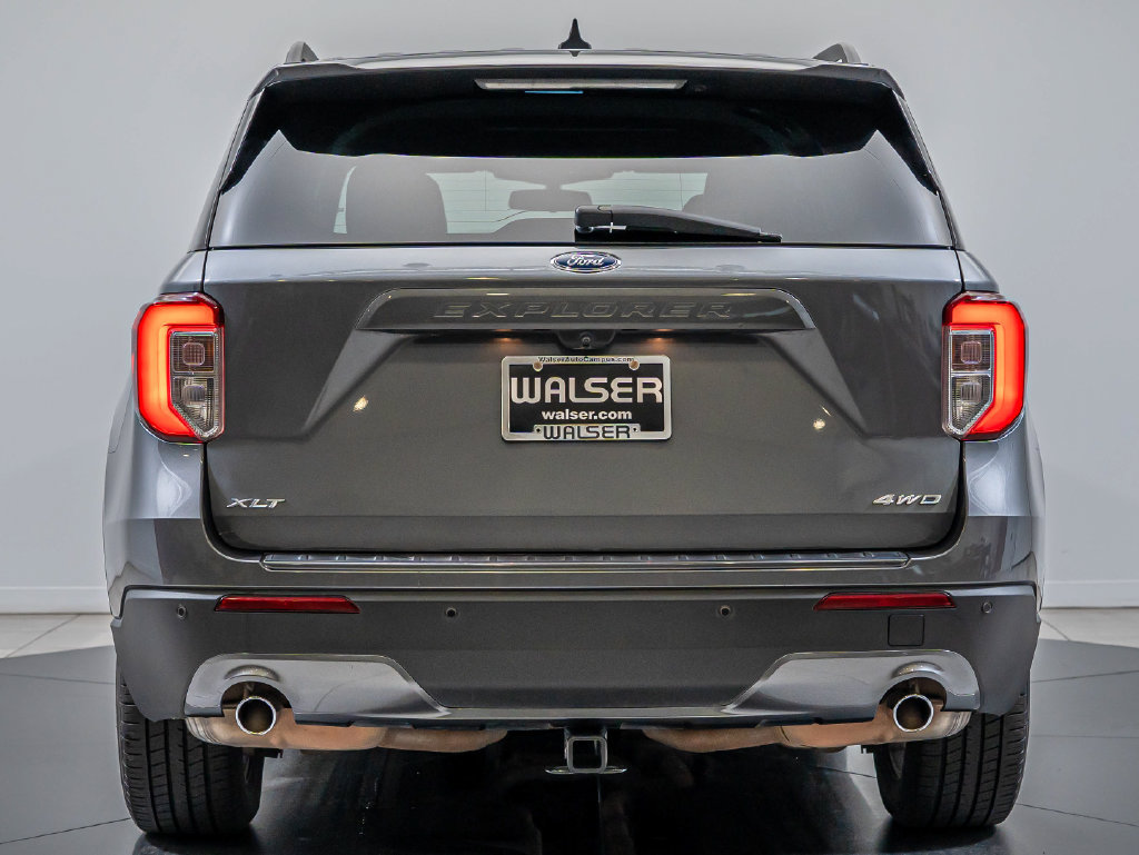 Used 2022 Ford Explorer XLT w/ Equipment Group 202A AWD/4WD image 7