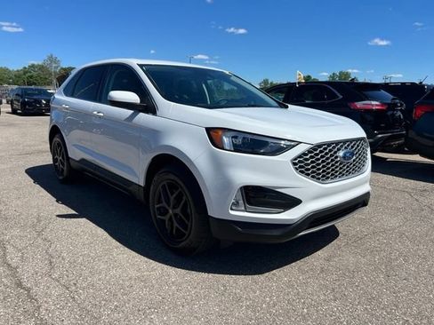 Certified 2024 Ford Edge SEL w/ Convenience Package AWD/4WD image 3