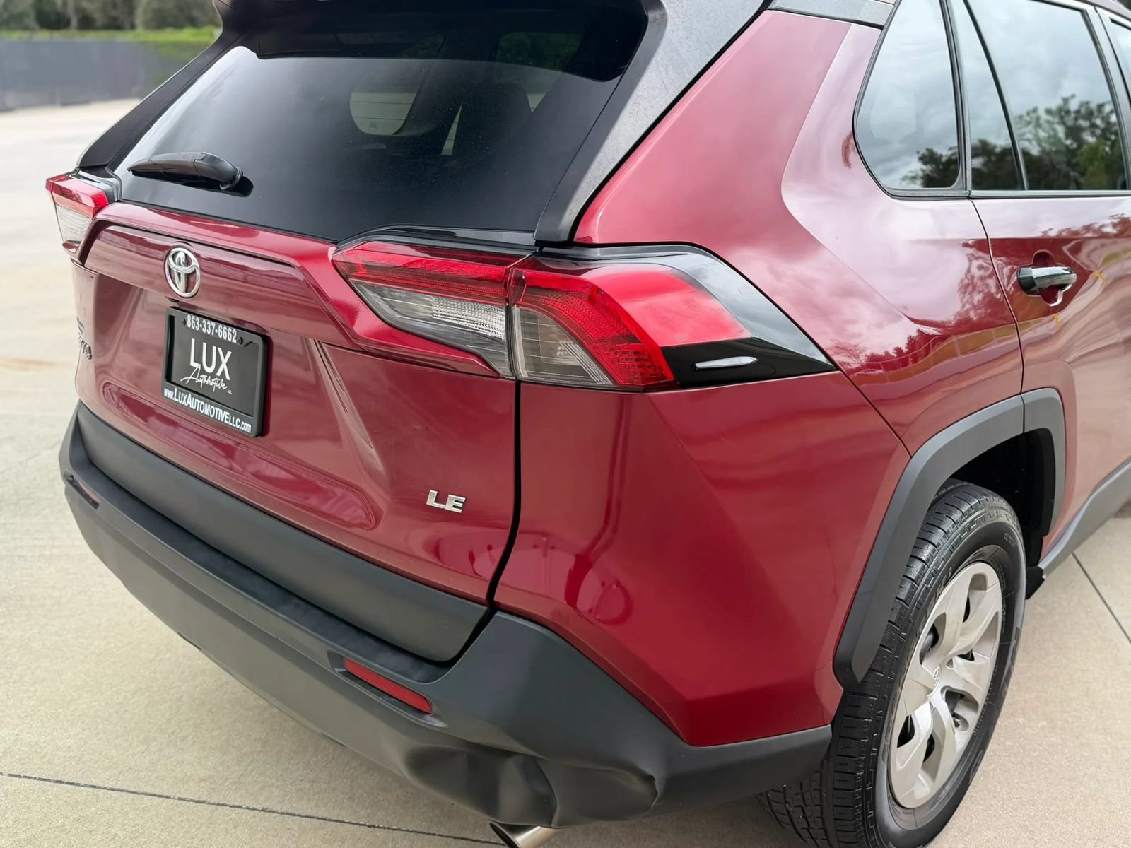 Used 2019 Toyota RAV4 LE FWD image 8