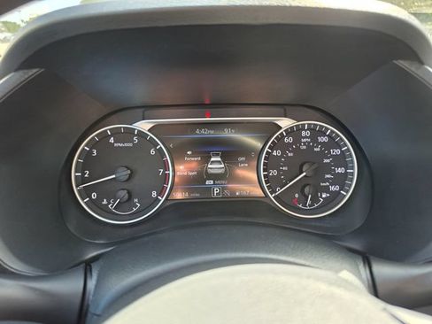 Used 2024 Nissan Sentra SV FWD image 4
