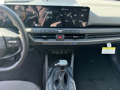 New 2025 Kia K4 LXS image 18
