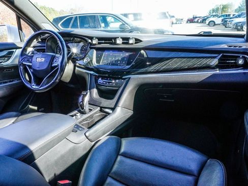 Used 2020 Cadillac XT6 Premium Luxury image 17
