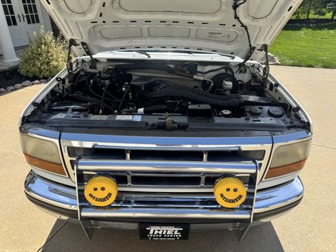 Used 1993 Ford Bronco XLT AWD/4WD image 23